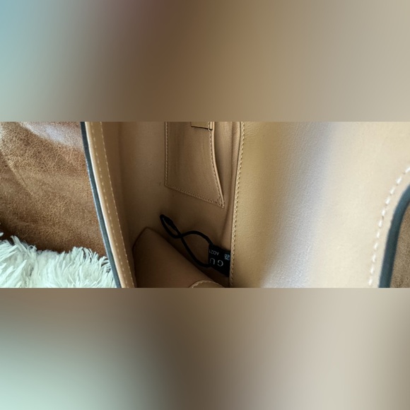 Gucci silver evening clutch. Leather with Pearl accent gold hardware - Picture 6 of 11